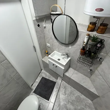 Nani - Secure And Free Parking Space!